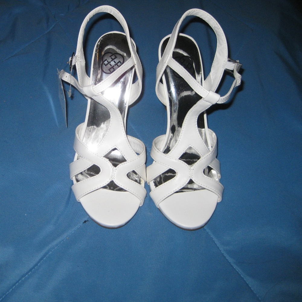 Daisy Fuentes White Strappy Heels